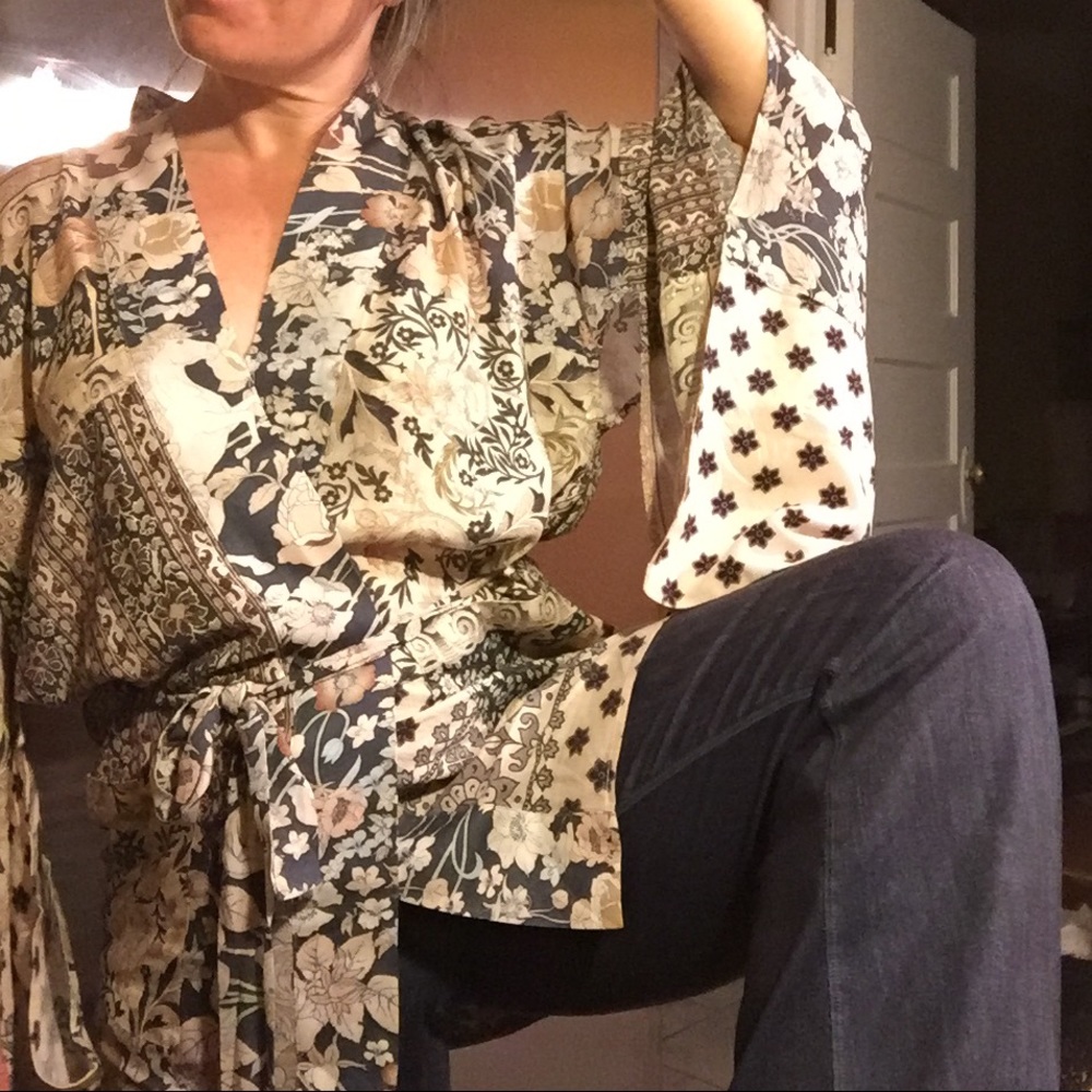 ISO Renew Short Robe Blush/Pink. - Picture 2 of 4